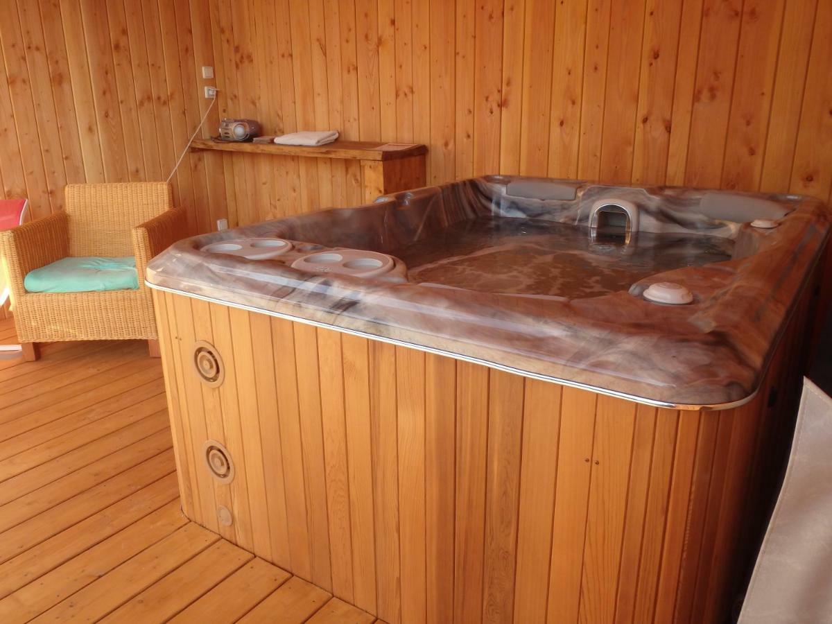 Villa Cora Venez Neuve Avec Spa Saint-Bresson Zewnętrze zdjęcie